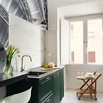 Iflat New Spacious & Classy In Monti Lägenhet