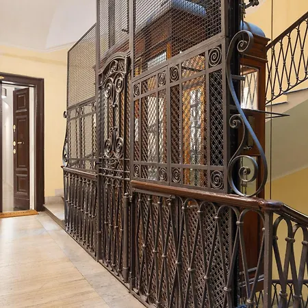 Iflat New Spacious & Classy In Monti Rome