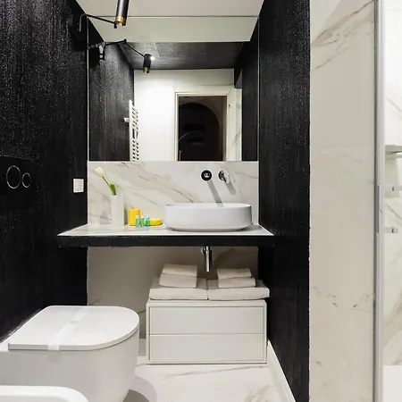 Iflat New Spacious & Classy In Monti Rome