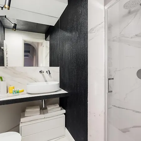 Iflat New Spacious & Classy In Monti * Rome