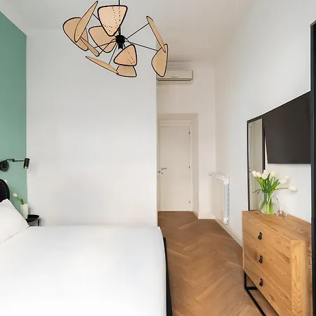 Iflat New Spacious & Classy In Monti Rome