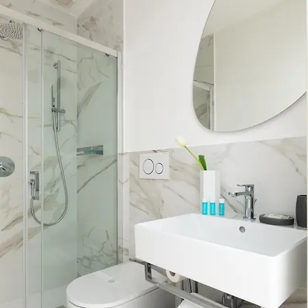 Iflat New Spacious & Classy In Monti Rome